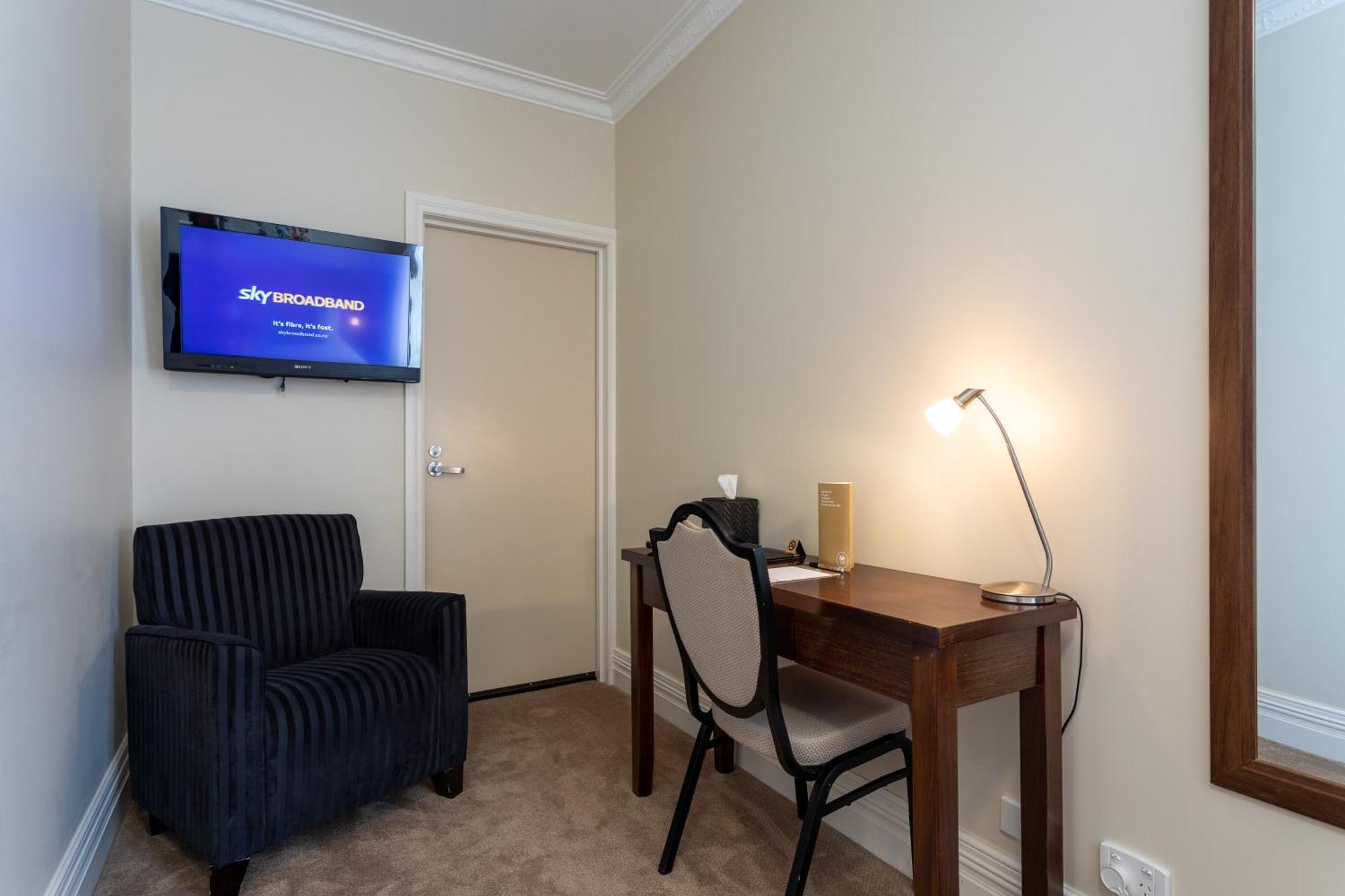 Tuakau Hotel Екстер'єр фото