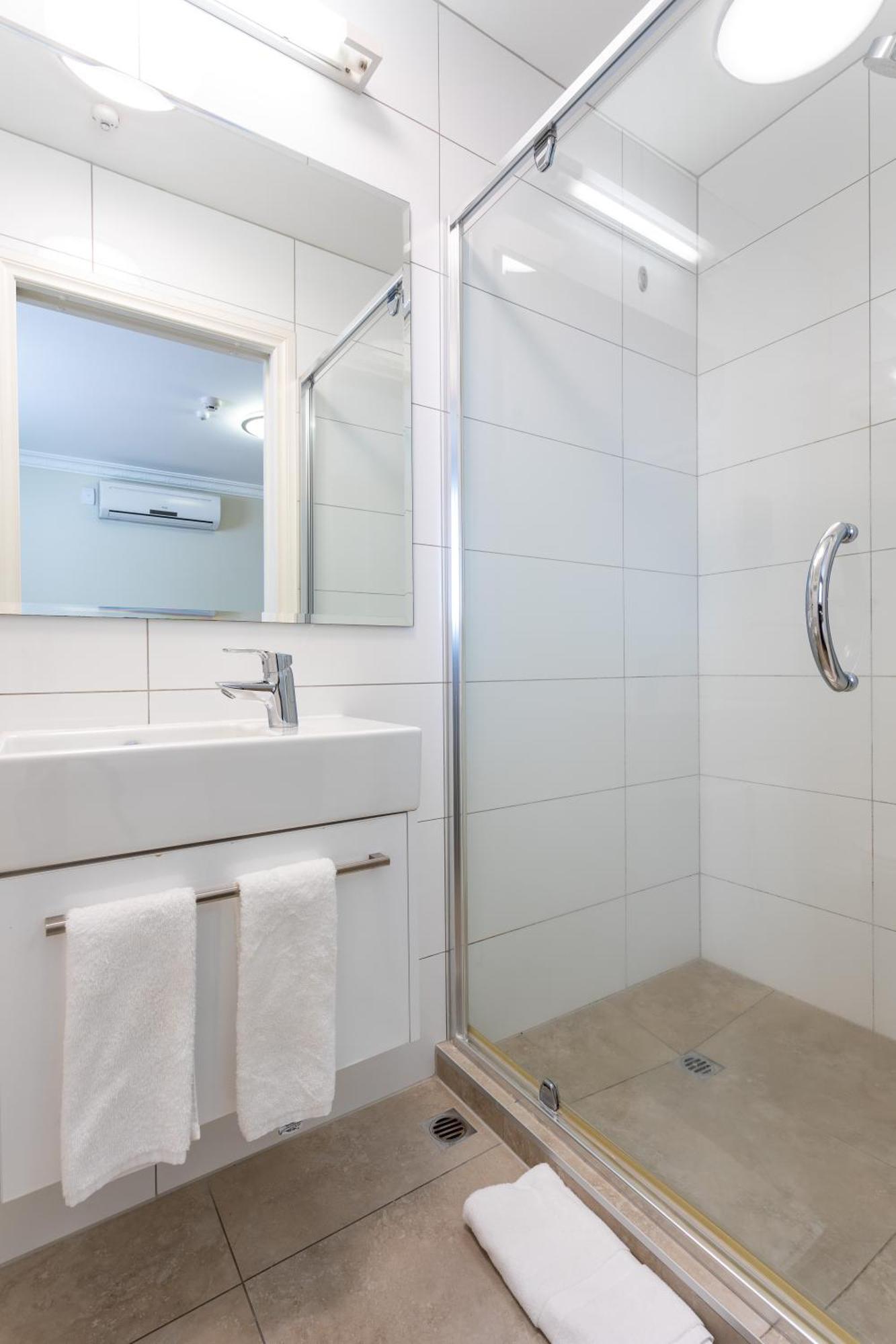 Tuakau Hotel Екстер'єр фото