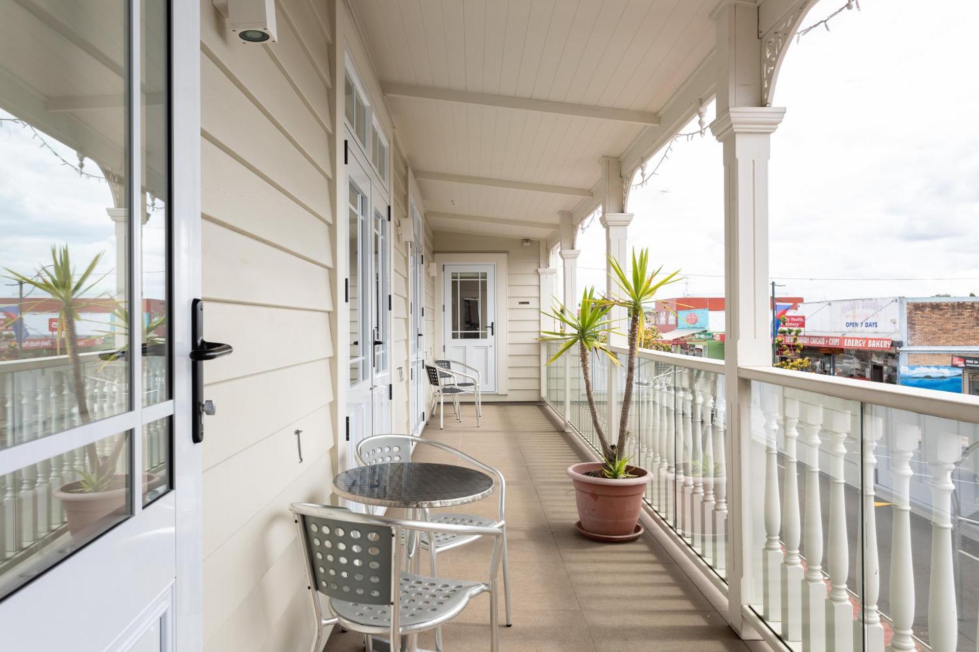 Tuakau Hotel Екстер'єр фото