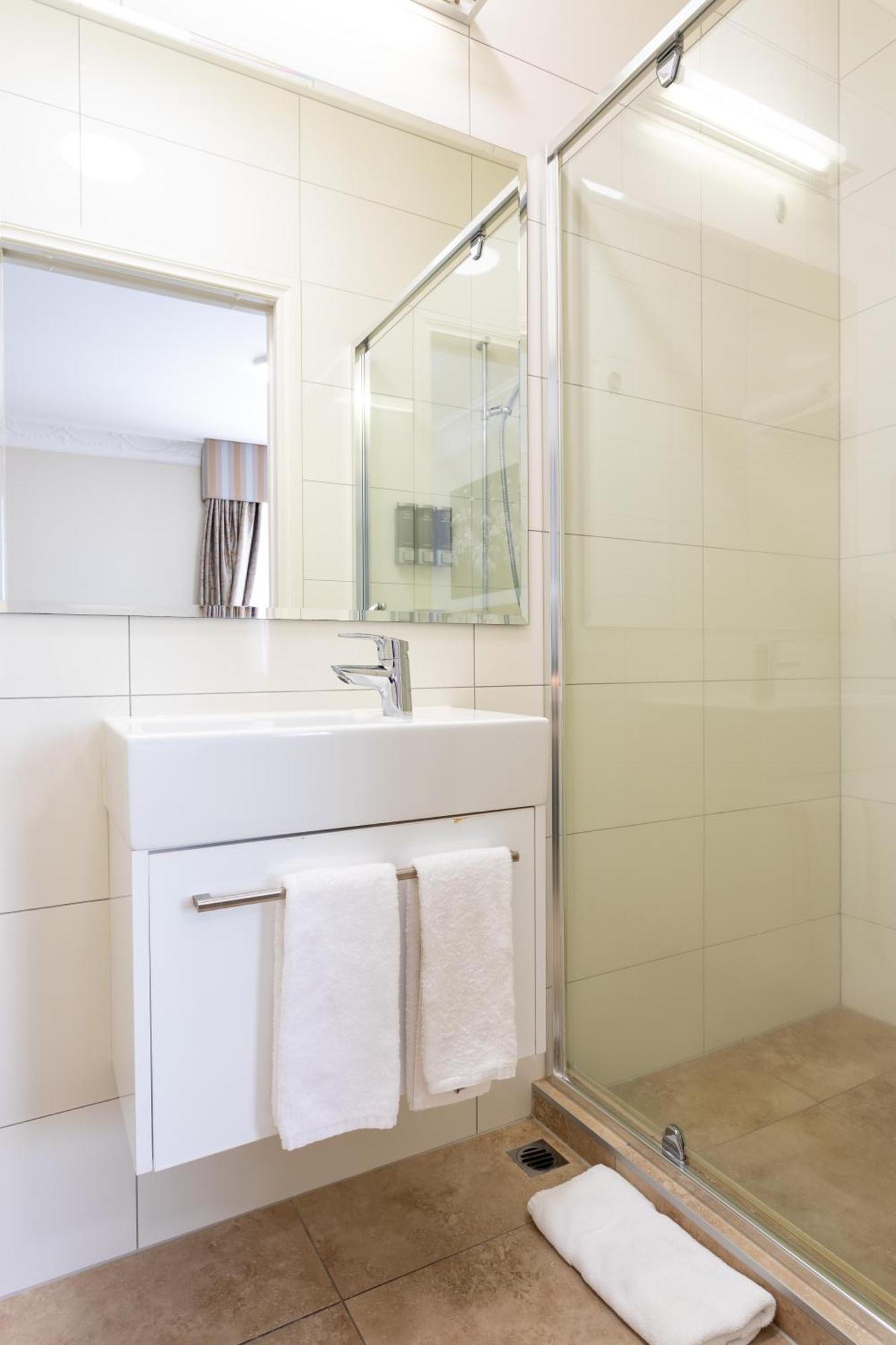 Tuakau Hotel Екстер'єр фото