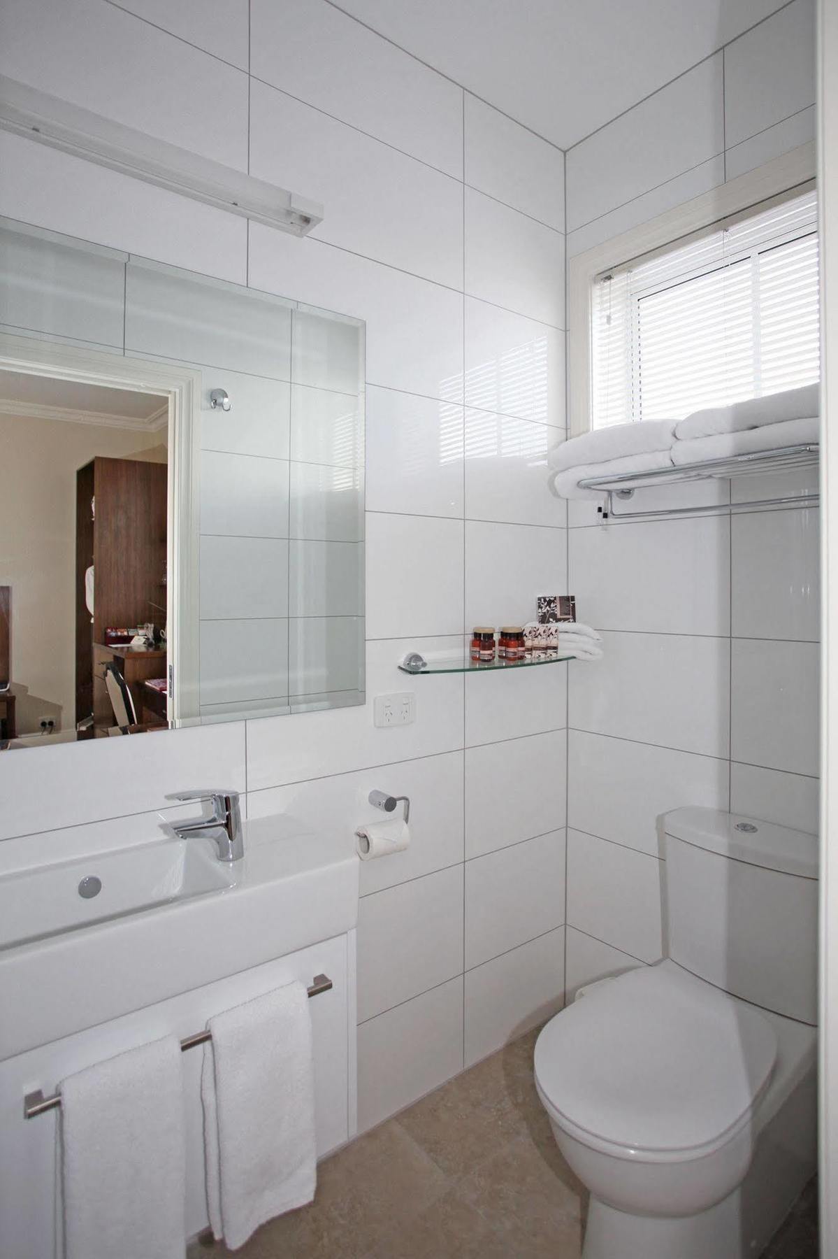 Tuakau Hotel Екстер'єр фото